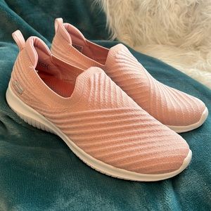 Skechers Air Cooled Memory Foam Athletic Shoes